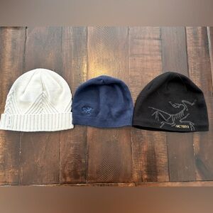Arc’teryx tuques x 3
